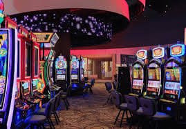 Lawpan Sportsbook Esports Myanmar MLBB PUBG ပြိုင်ပွဲ Live Betting ဖုန်းဖြင့်ကြည့်ရင်း လောင်းကြေးထပ်နေသောမြင်ကွင်း